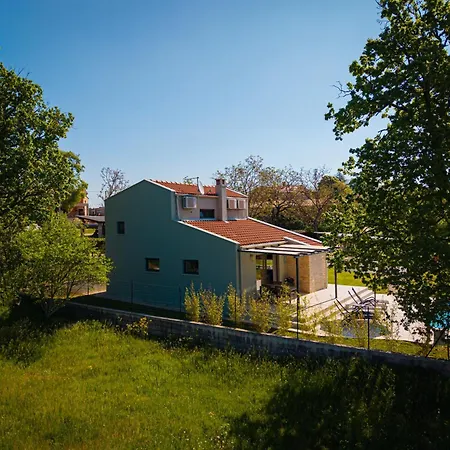 Villa Histria Hedonica In Zabrezani - Haus Fuer 4 Personen