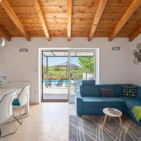 Histria Hedonica In Zabrezani - Haus Fuer 4 Personen Villa